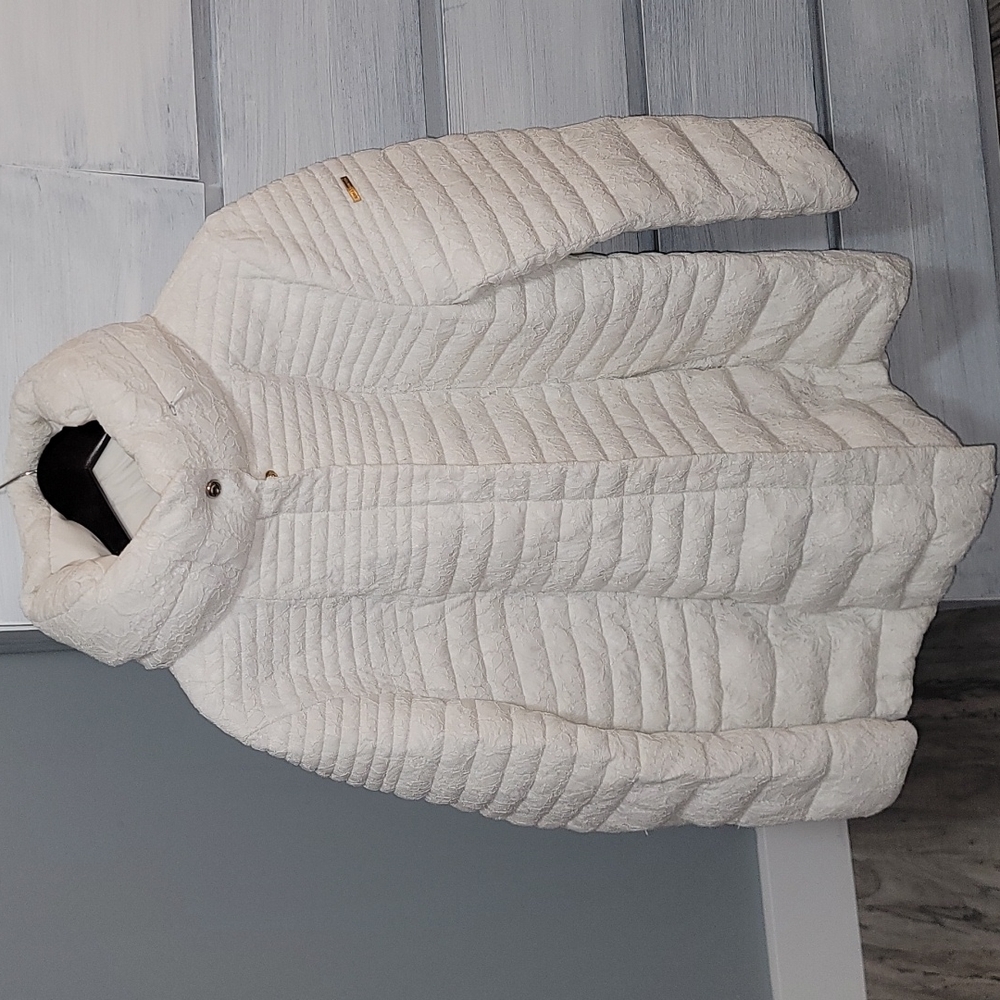WINTER COAT - Picture 2 of 3